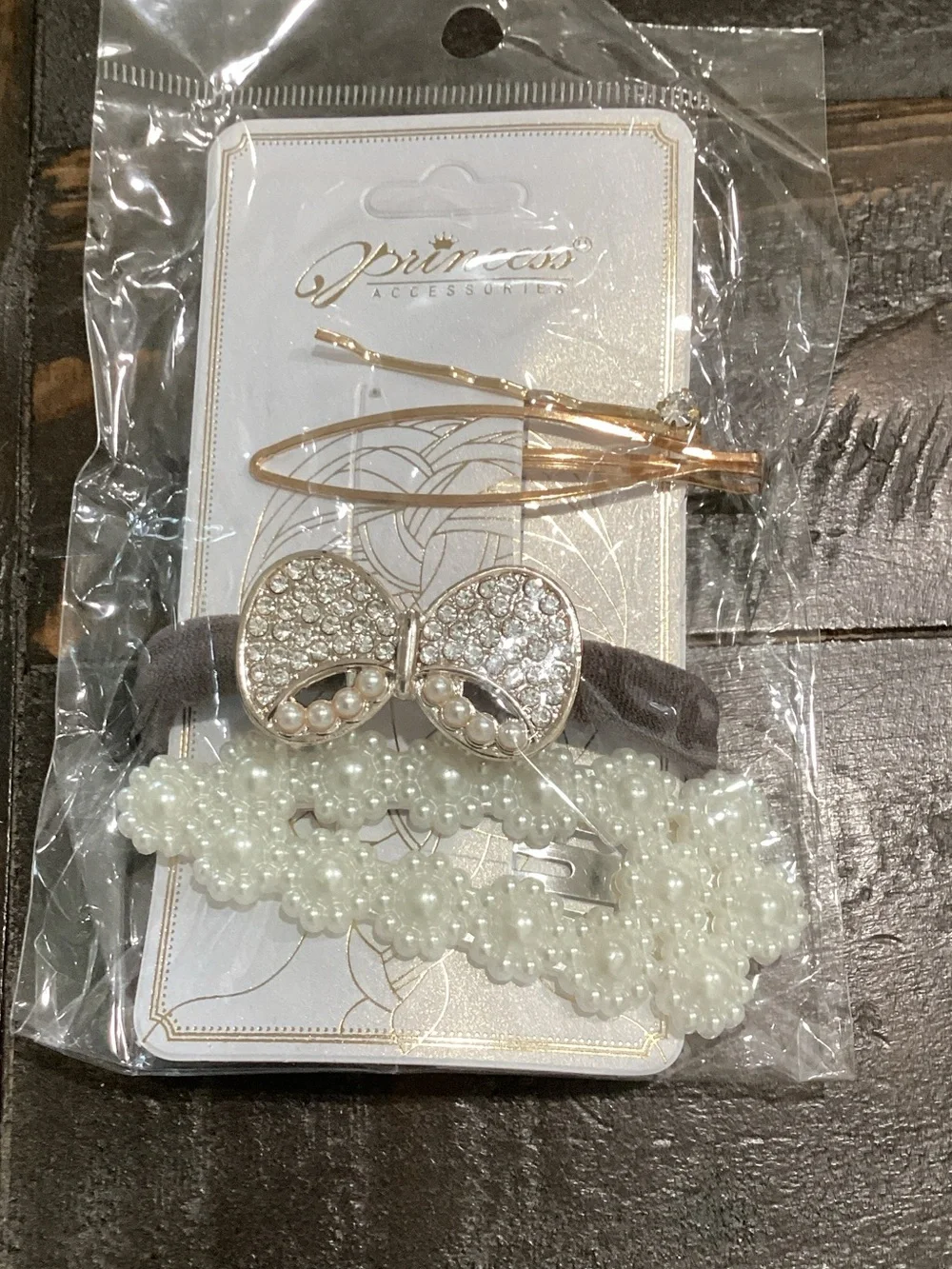 Princess Accessories Pearl & Crystal Bow Hair Clip Set -‎ White